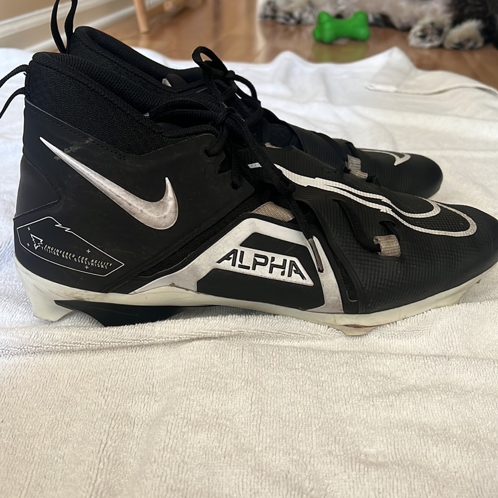 Nike Alpha Menace 3 Football cleats